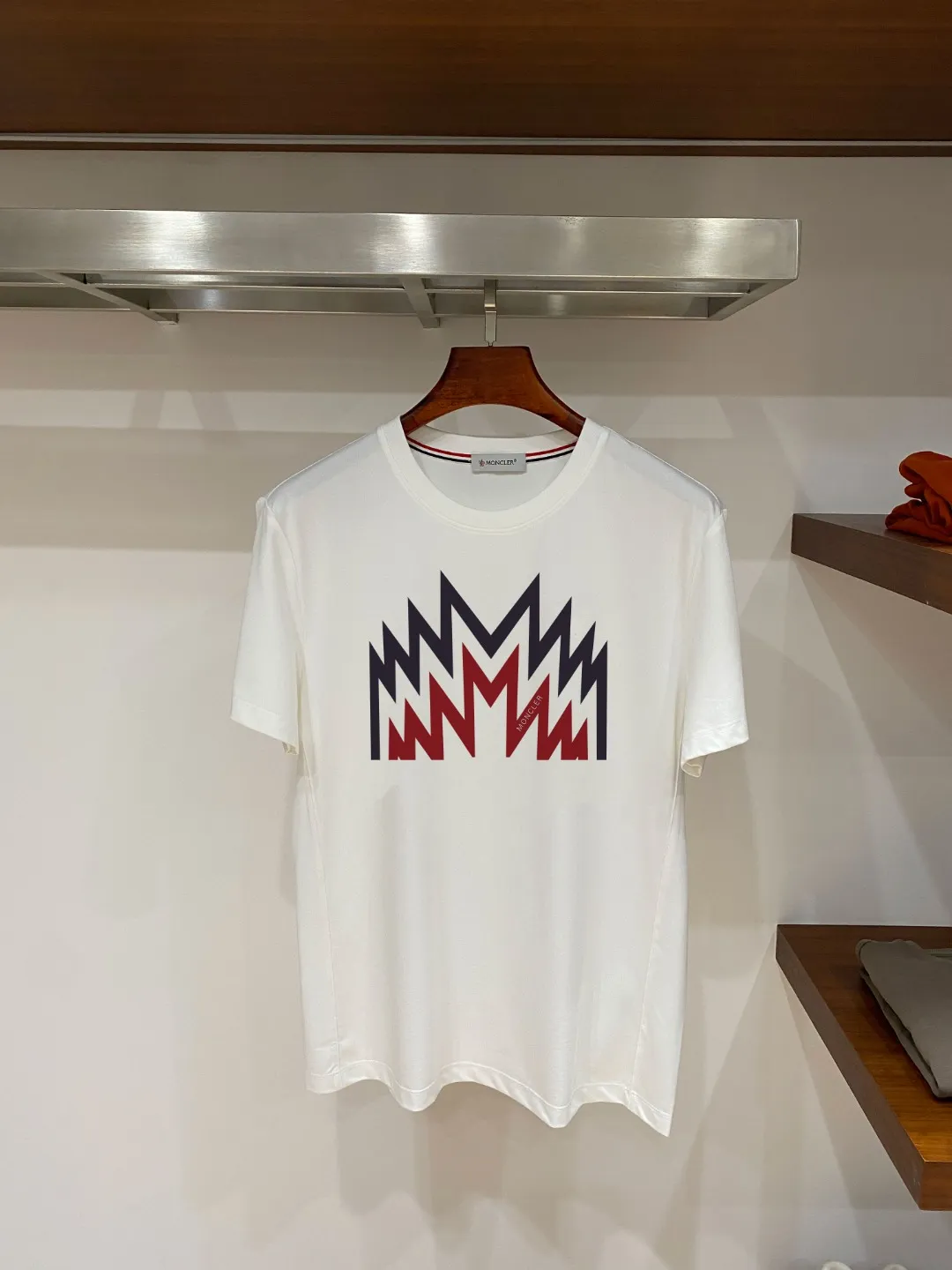 Moncler T 26s New Arrival Supima 210 ， ， + ， ， ， ， ， Breathable， ！ ， ， ，Series ， 5 ， ， 100 ， 1% . Versatile， 。 Breathable， ：White// /Light Green /Khaki / /Black Sizes：M-3XL Size ：178-130 L